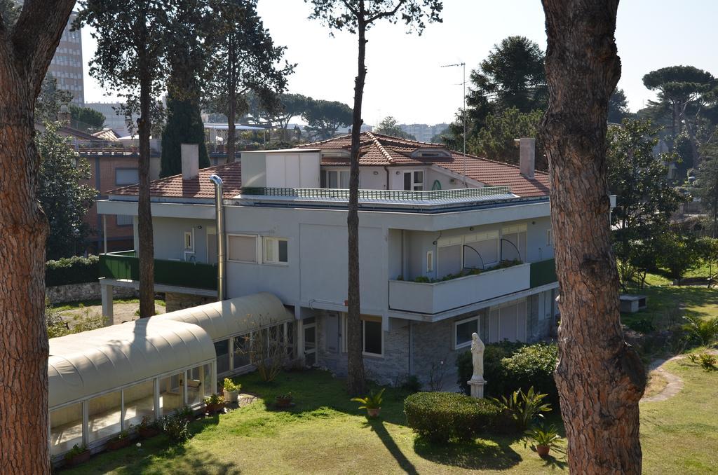 Casa Per Ferie Cardinal G. Guarino Bed & Breakfast - Rome — Photos 1
